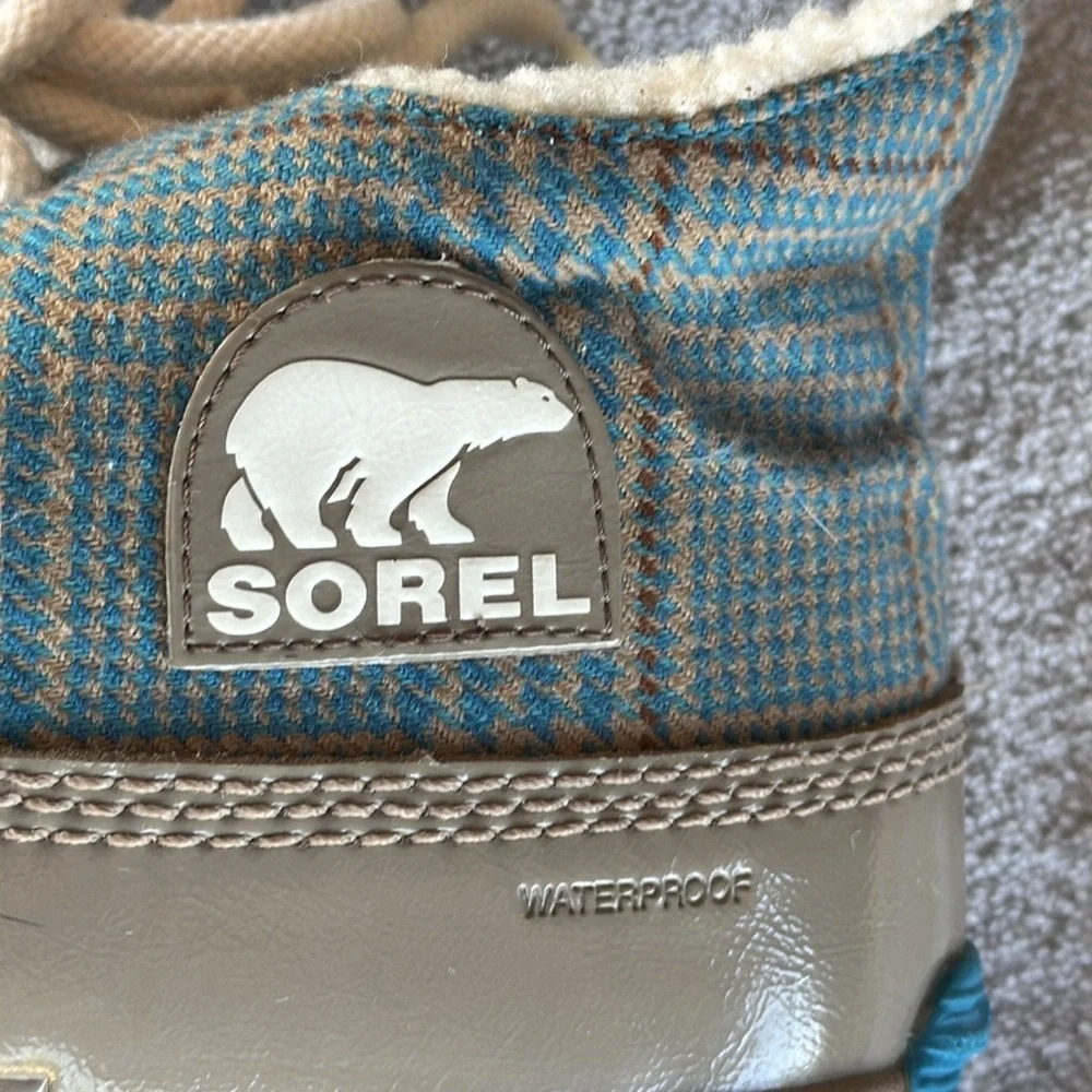 Sorel boots Sorel Hailey boot cloth womens size 8 Blue and‎ Tan Plaid Boots warm